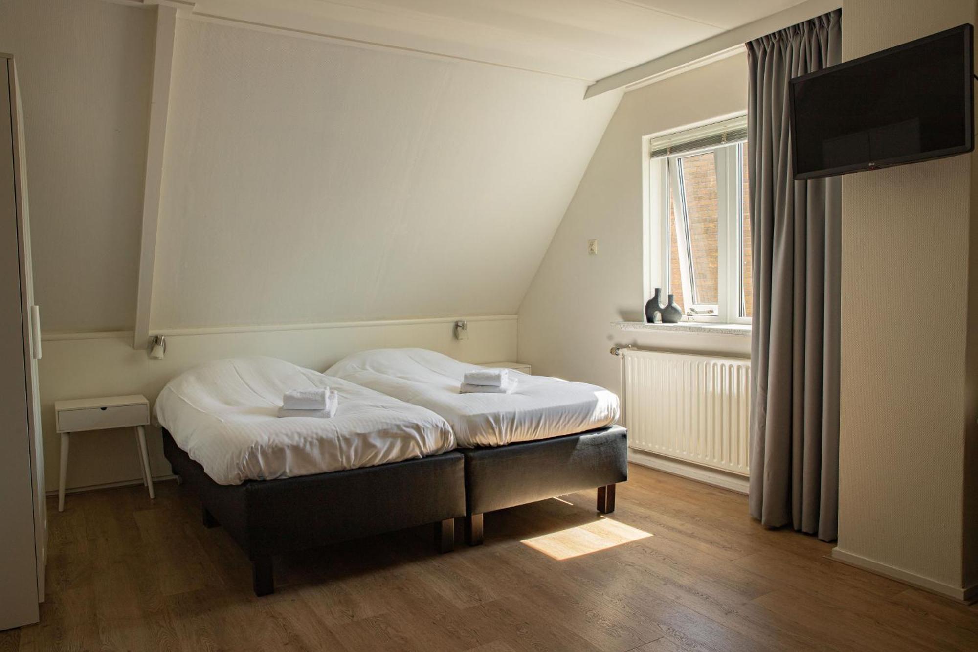 Hotel-Restaurant De Walvisvaarder Hollum  Dış mekan fotoğraf